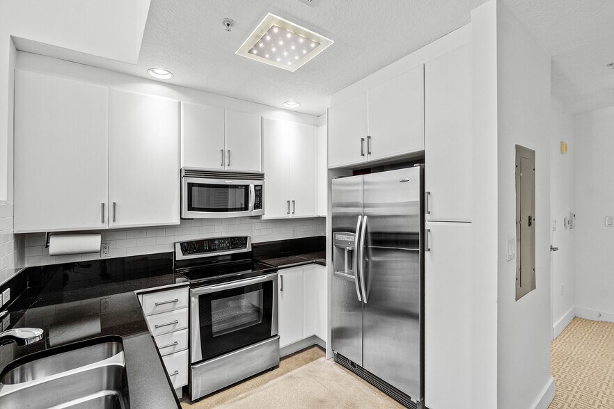 More Photos Of 701 S Olive Ave, West Palm Beach Office For Lease