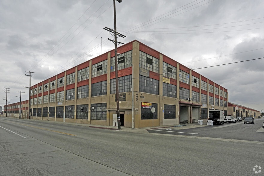 More Photos Of 4851 S Alameda St, Los Angeles Warehouse For Lease