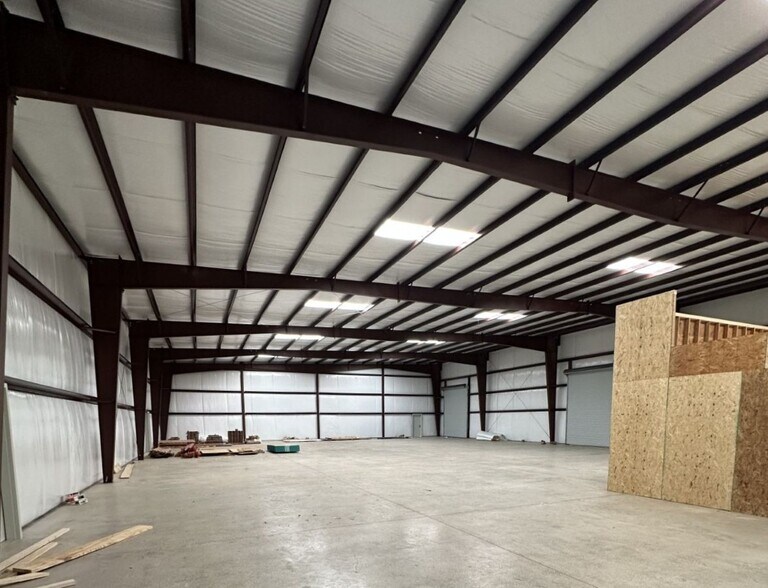 More Photos Of 131 Apex Dr, Jefferson Warehouse For Lease