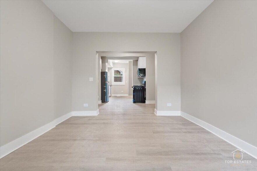 More Photos Of 1542 Victoria Ave, North Chicago Apartments For Sale