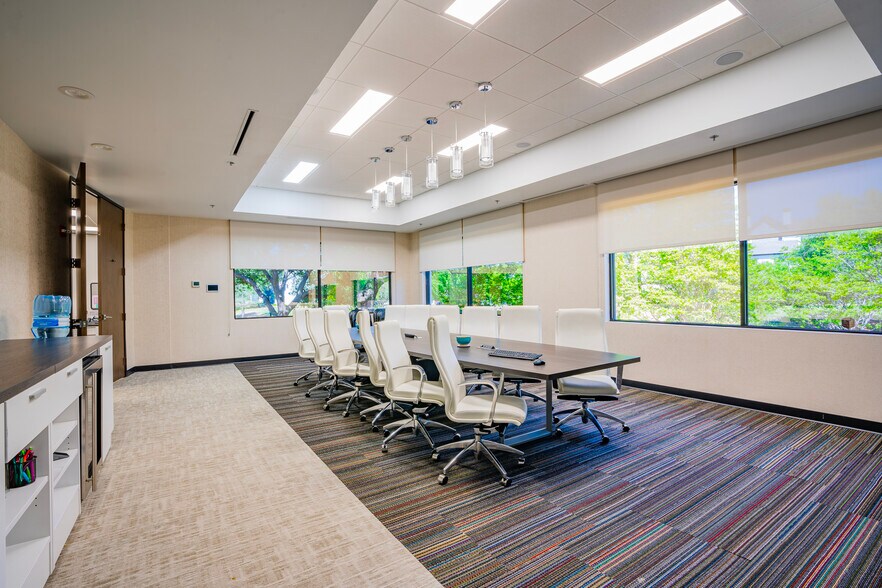 More Photos Of 9425 N MacArthur Blvd, Irving Office For Sale