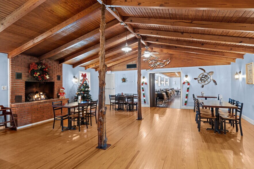 More Photos Of 2383 Hwy 58, Swansboro Restaurant For Sale