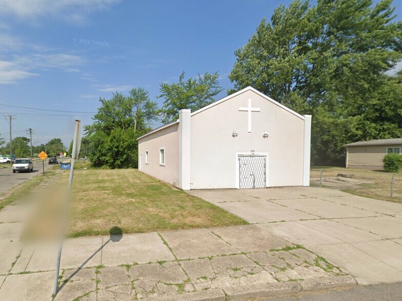 Primary Photo Of 8909 Holcomb St, Detroit Religious Facility For Sale