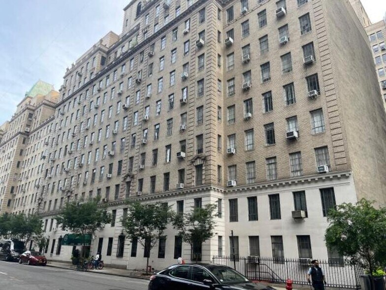 More Photos Of 332-350 W 57th St, New York Apartments For Sale