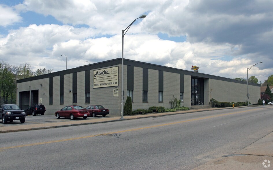 More Photos Of 50 Division St, Pawtucket Warehouse For Lease