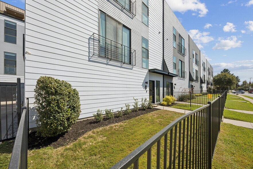 More Photos Of 4901 Live Oak St, Dallas Apartments For Sale