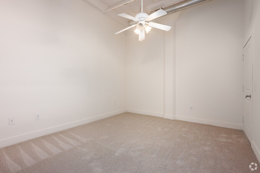 More Photos Of 614 Lynn St, Danville Apartments For Lease