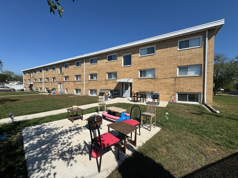 More Photos Of 9620 Farmer Dr, Highland Apartments For Sale