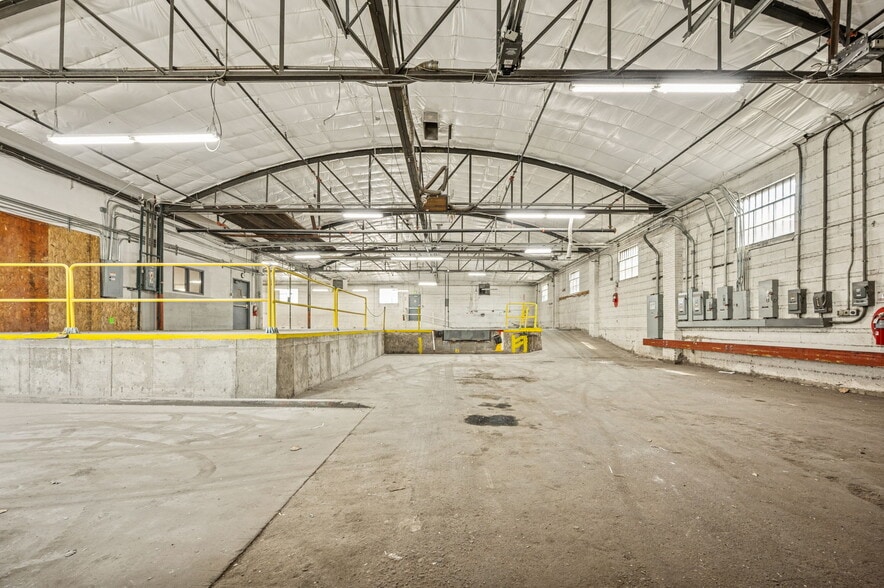 More Photos Of 313 W Bayaud Ave, Denver Warehouse For Lease