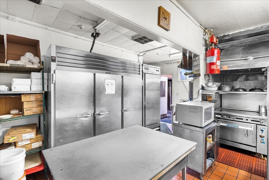 More Photos Of 2400 E 7th St, Long Beach Restaurant For Sale