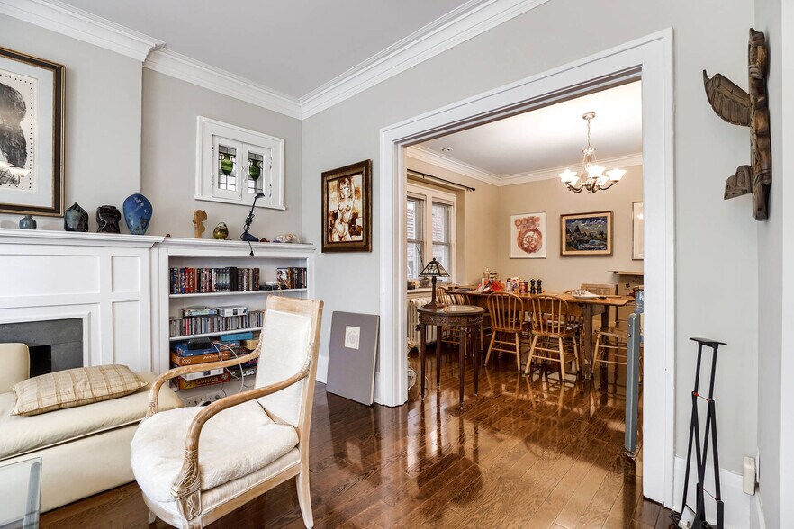 More Photos Of 4 Oriole Gdns, Toronto Apartments For Sale