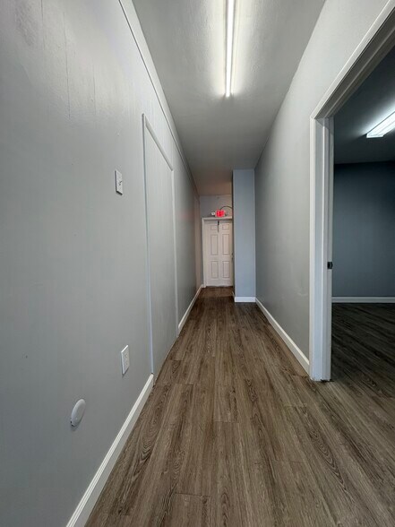 More Photos Of 501-527 S Paula Dr, Dunedin Office For Lease