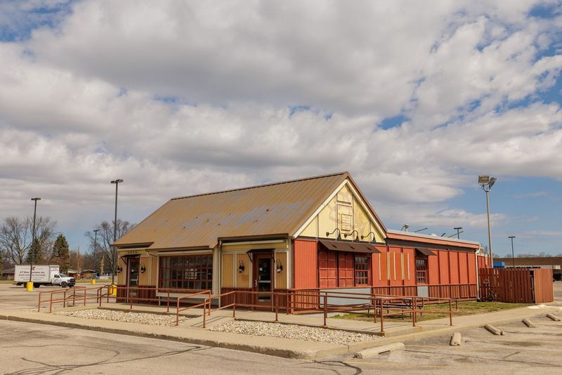 More Photos Of 154 W Hively Ave, Elkhart Unknown For Sale