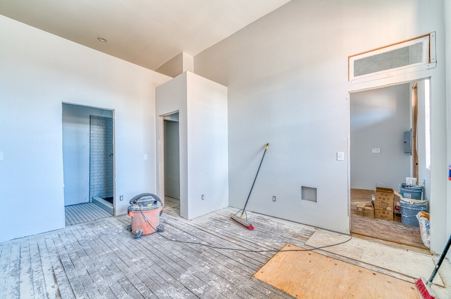 More Photos Of 119-119 1/2 Main St, Florence Storefront Retail Office For Sale