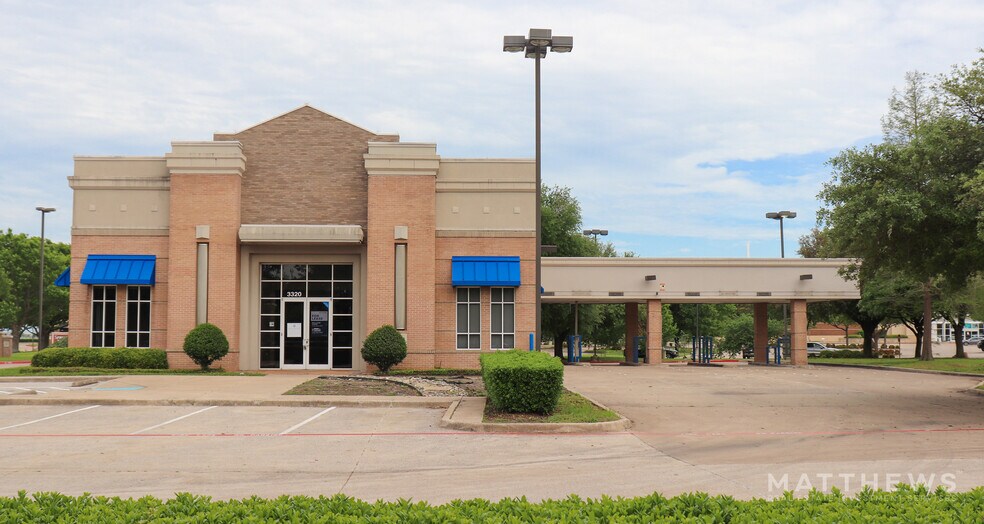 More Photos Of 3320 Lavon Dr, Garland Bank For Sale