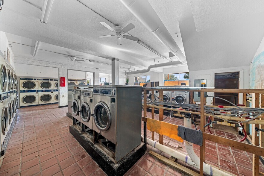 More Photos Of 7815 Blind Pass Rd, Saint Pete Beach Freestanding For Sale