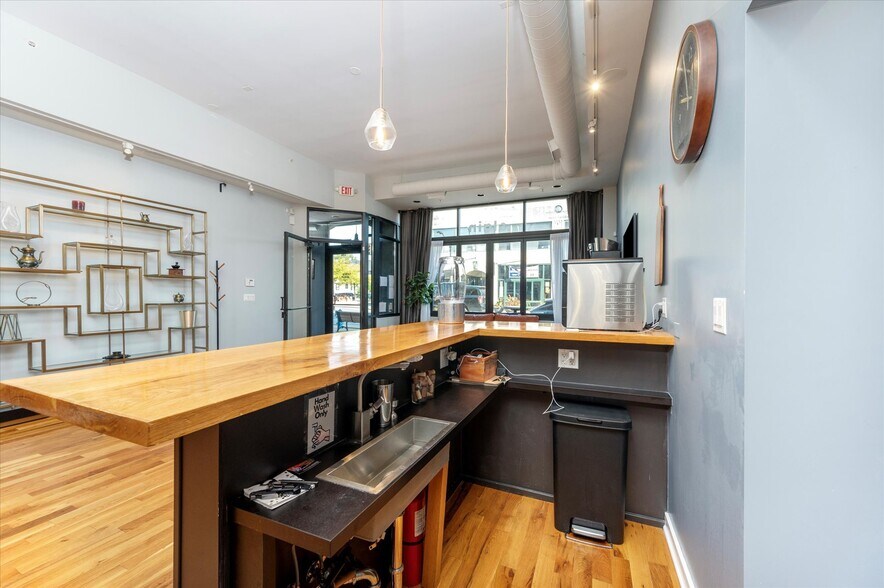 More Photos Of 7322 Madison Ave, Forest Park Storefront Retail Residential For Sale