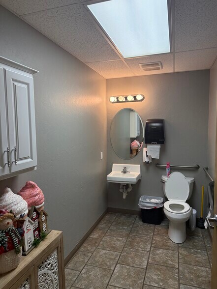 More Photos Of 2990 N Townsend Ave, Montrose Light Distribution For Sale