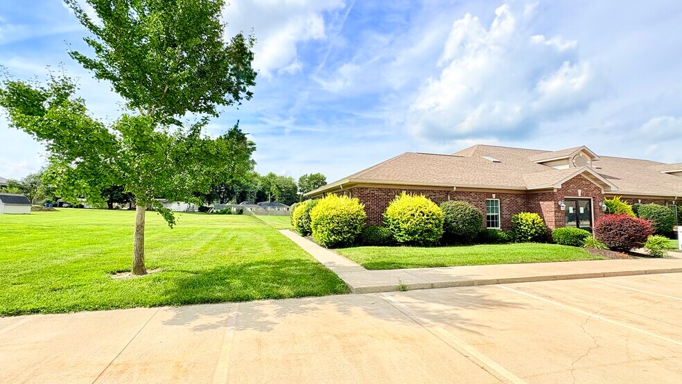 More Photos Of 1007 Mill Pond Ln, Greencastle Office For Lease