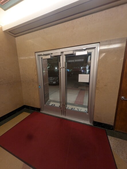 More Photos Of 219 N Main St, Bryan Office For Lease