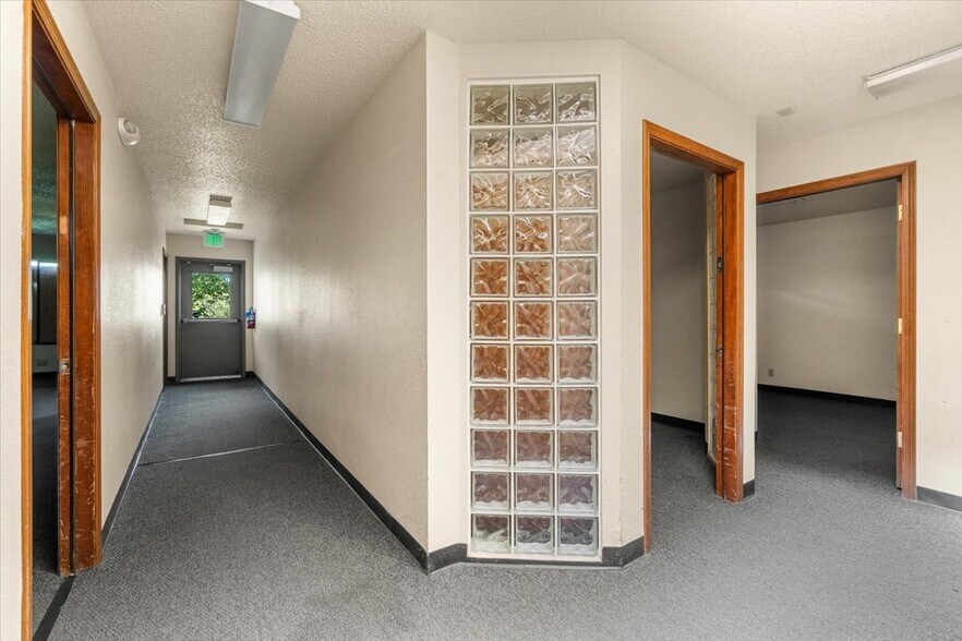 More Photos Of 4555 Valley West Dr, Arcata Medical For Sale