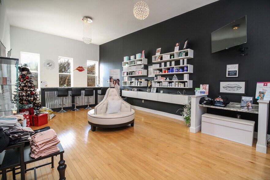 More Photos Of , Marietta General Retail For Sale