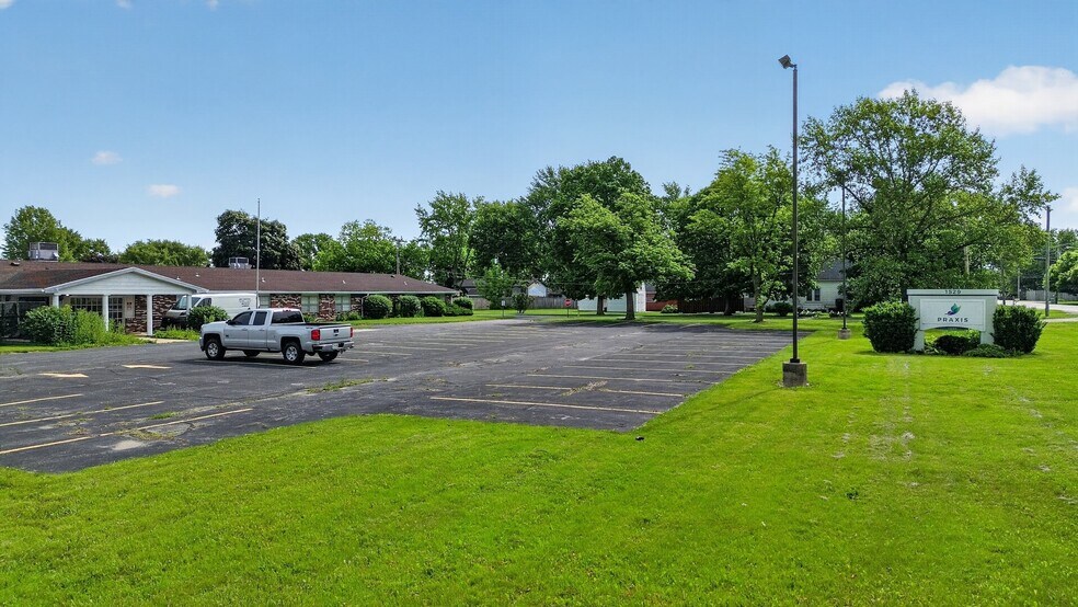 More Photos Of 1529 W Lancaster St, Bluffton Rehabilitation Center For Sale
