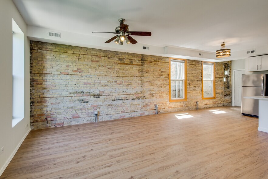 More Photos Of 1246 N Cleaver St, Chicago Apartments For Sale
