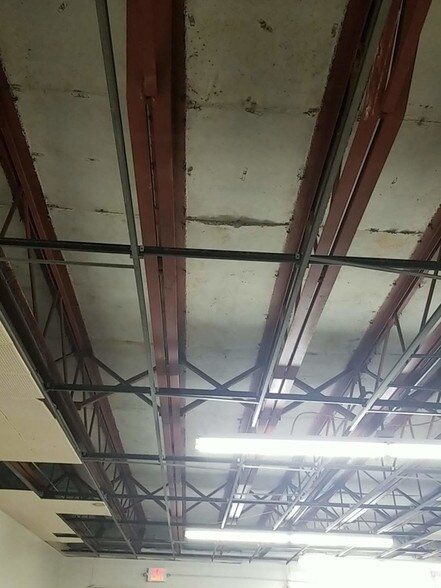 More Photos Of 777 NE 125th St, North Miami Storefront For Lease