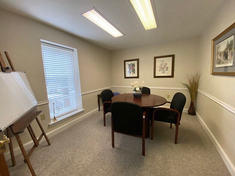 More Photos Of 2035 Sunset Lake Rd, Newark Office For Lease