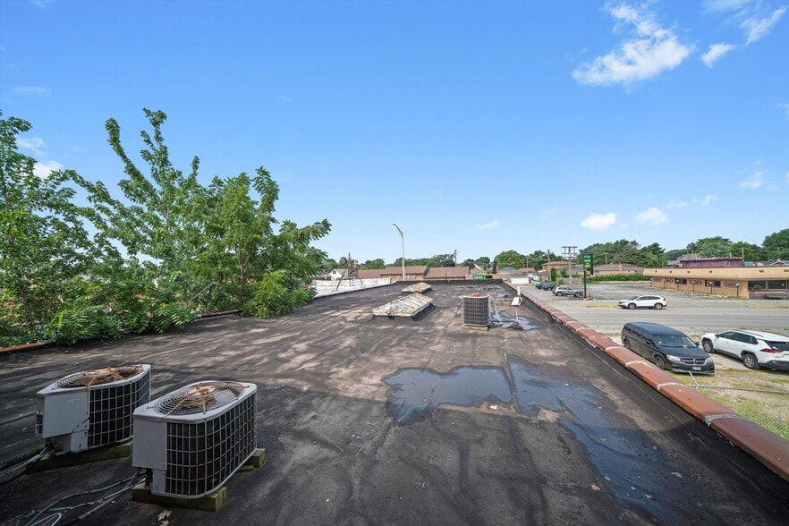 More Photos Of 591 Burnham Ave, Calumet City Office Residential For Sale