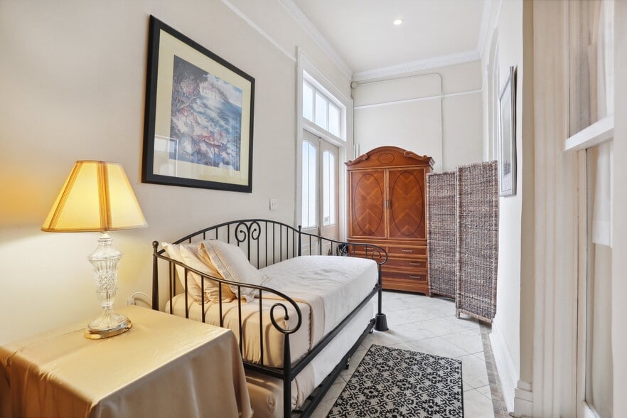More Photos Of 842 Camp St, New Orleans Specialty For Sale