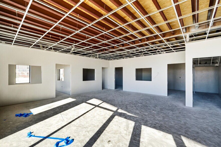 More Photos Of 16510 W Basin St, Odessa Warehouse For Lease