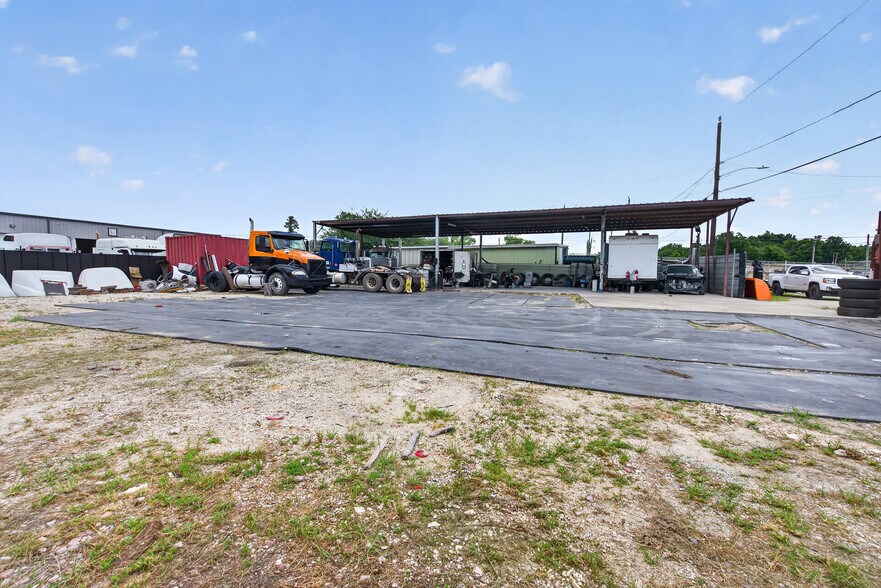 More Photos Of 7521 Parkhurst Dr, Houston Land For Sale