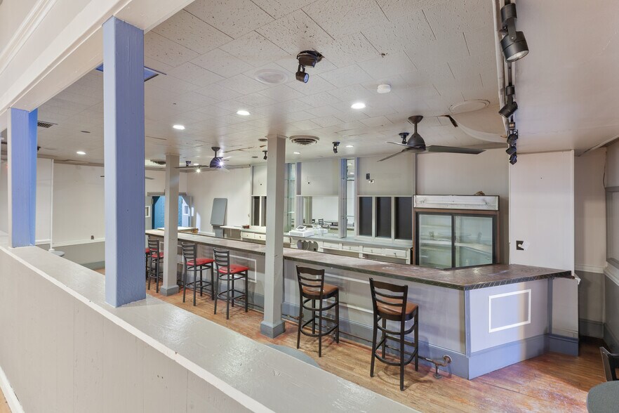 More Photos Of 194-198 Main St, Emmaus Restaurant For Sale