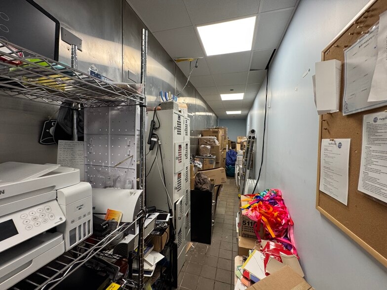 More Photos Of 5 Broad St, Stamford Fast Food For Lease