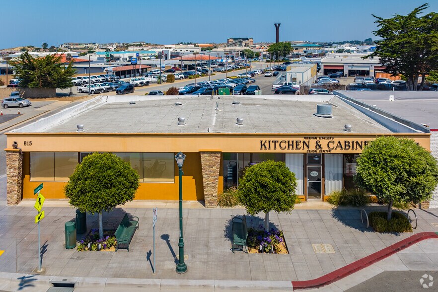 More Photos Of 805-815 Broadway Ave, Seaside Storefront For Sale