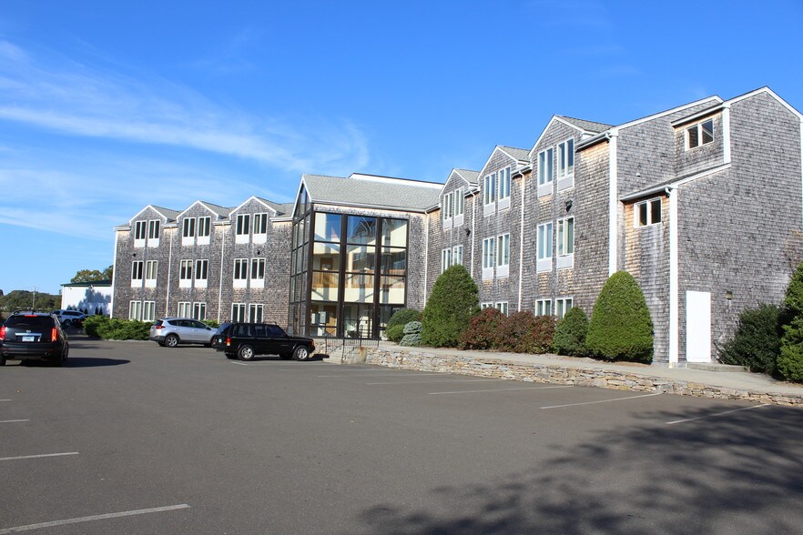 More Photos Of 929 Boston Post Rd, Old Saybrook Office For Lease