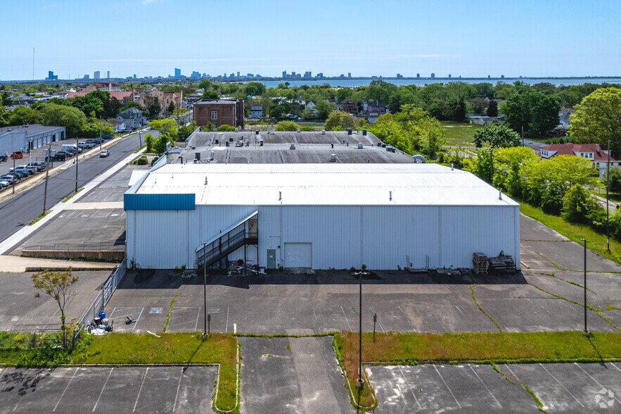 More Photos Of 201 W Decatur Ave, Pleasantville Flex For Sale