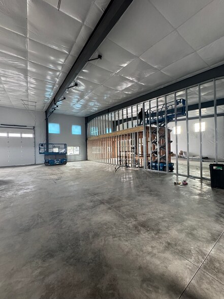 More Photos Of 5210 Seltice Way, Post Falls Industrial For Lease