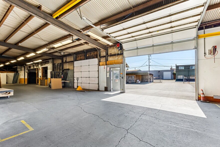 More Photos Of 401 S Webster St, Seattle Warehouse For Sale