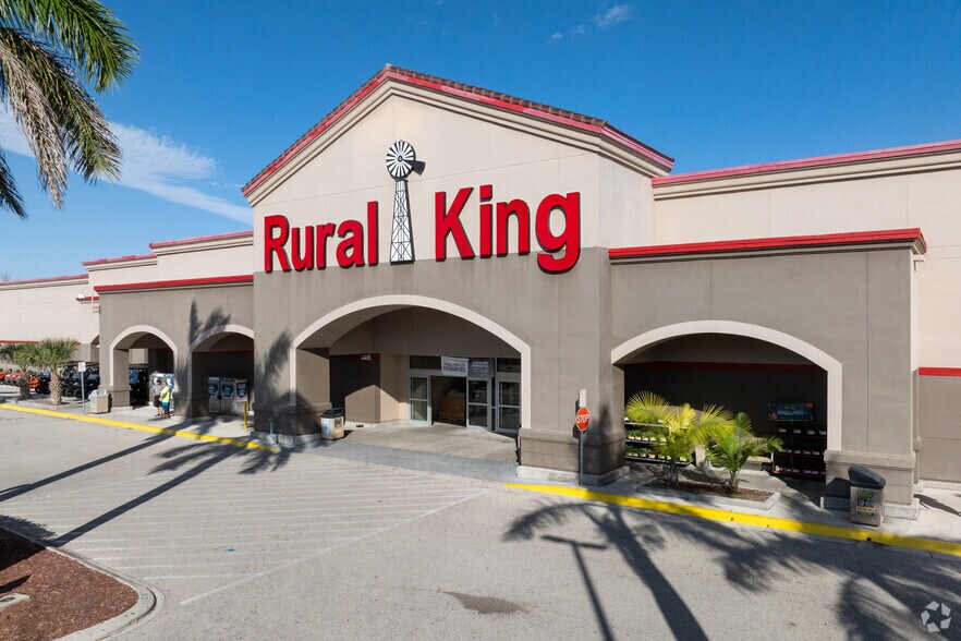 More Photos Of 26831-26841 S Tamiami Trl, Bonita Springs General Retail For Lease