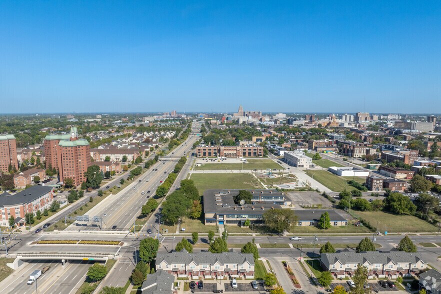 More Photos Of 3550 John C Lodge Fwy, Detroit Schools For Sale