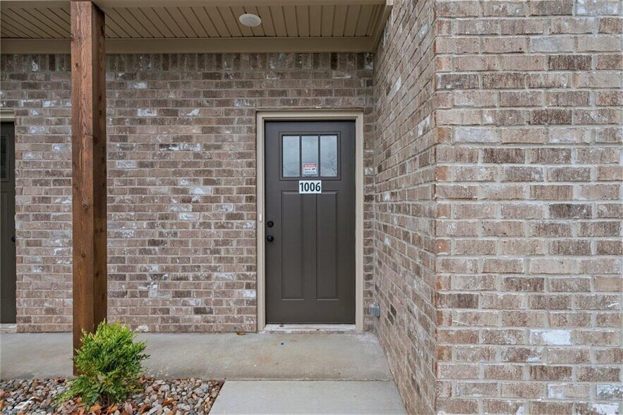 More Photos Of 721 Plano Rd, Bowling Green Apartments For Sale