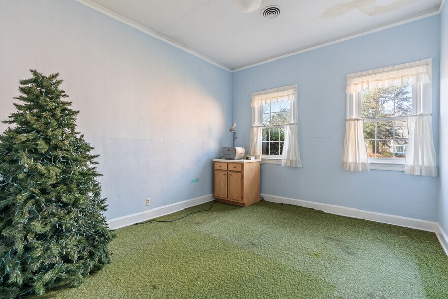 More Photos Of 171 Valley St, Centreville Flex For Sale