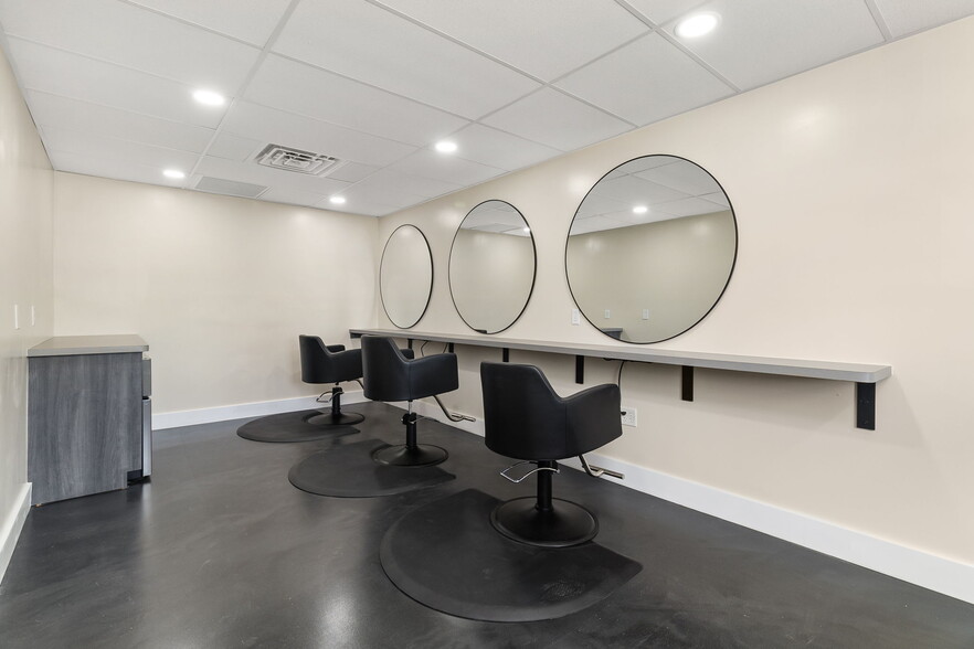 More Photos Of 1900 Tamiami Trl, Punta Gorda Office For Sale