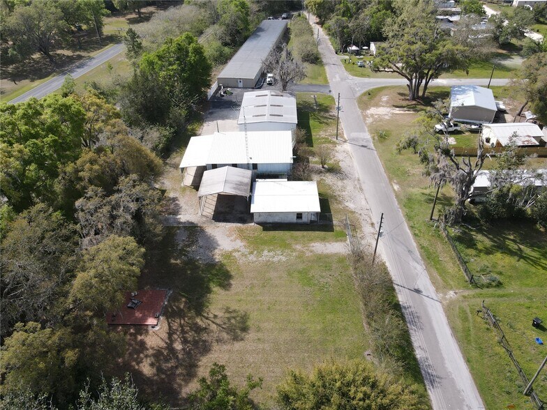 More Photos Of 419 SE 6th St, Williston Warehouse For Lease