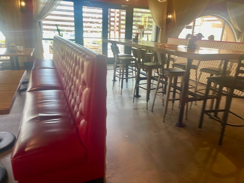 More Photos Of 4323 S Interstate 35, Austin Restaurant For Sale