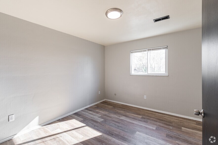 More Photos Of 237-311 N 12th St, Miamisburg Apartments For Sale