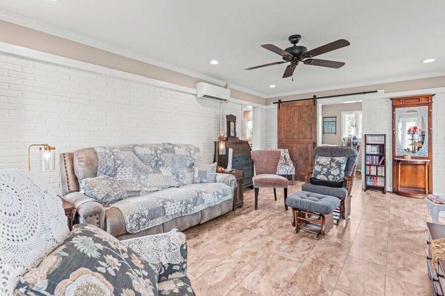 More Photos Of 128 Killian Farm Rd, Stanley Medical For Lease